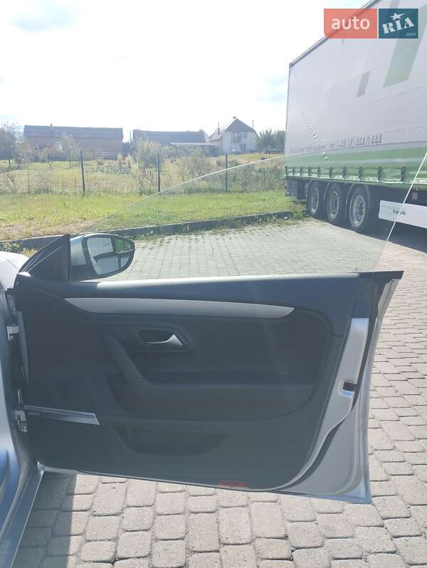 Купе Volkswagen CC / Passat CC 2010 в Яворові