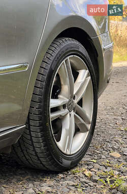 Купе Volkswagen CC / Passat CC 2011 в 