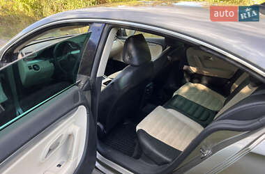 Купе Volkswagen CC / Passat CC 2011 в 
