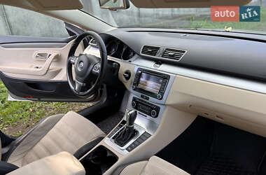 Купе Volkswagen CC / Passat CC 2011 в 