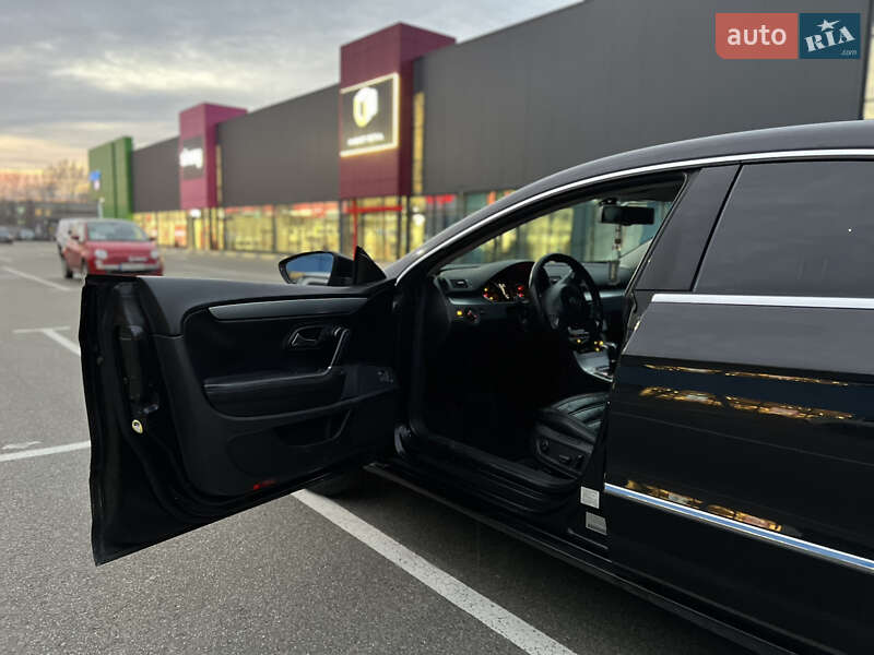 Купе Volkswagen CC / Passat CC 2010 в Киеве