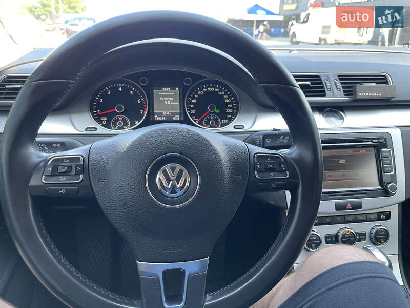 Купе Volkswagen CC / Passat CC 2013 в Вышгороде