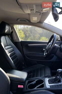 Купе Volkswagen CC / Passat CC 2011 в 