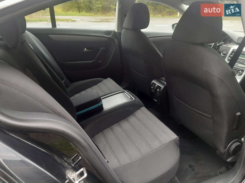 Купе Volkswagen CC / Passat CC 2010 в Косове