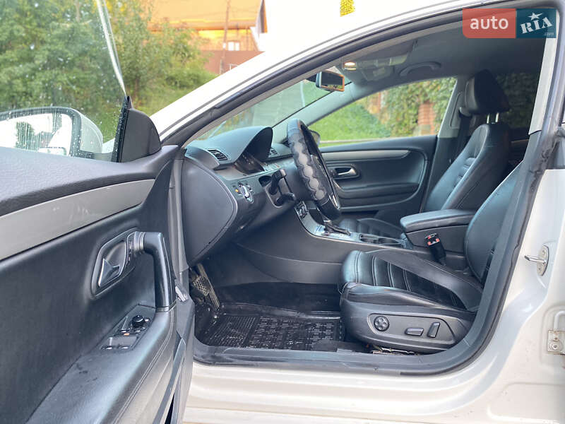 Купе Volkswagen CC / Passat CC 2010 в Виннице