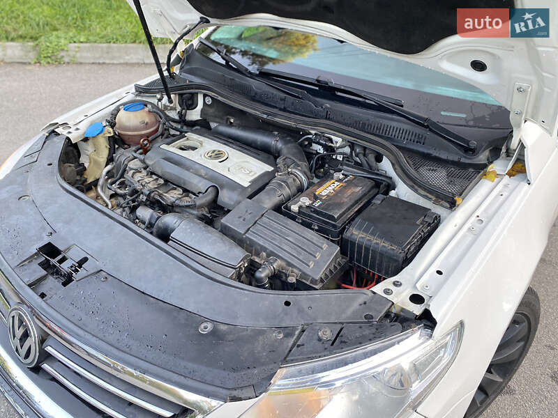 Купе Volkswagen CC / Passat CC 2010 в Виннице