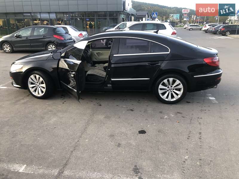 Купе Volkswagen CC / Passat CC 2011 в Яремче