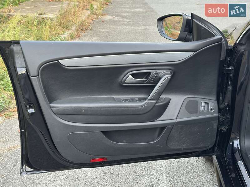 Купе Volkswagen CC / Passat CC 2013 в Києві