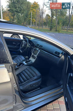 Купе Volkswagen CC / Passat CC 2011 в 