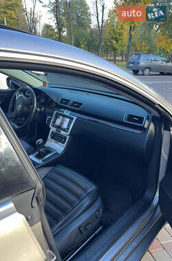Купе Volkswagen CC / Passat CC 2011 в 