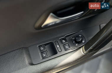Купе Volkswagen CC / Passat CC 2011 в 