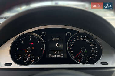 Купе Volkswagen CC / Passat CC 2011 в 