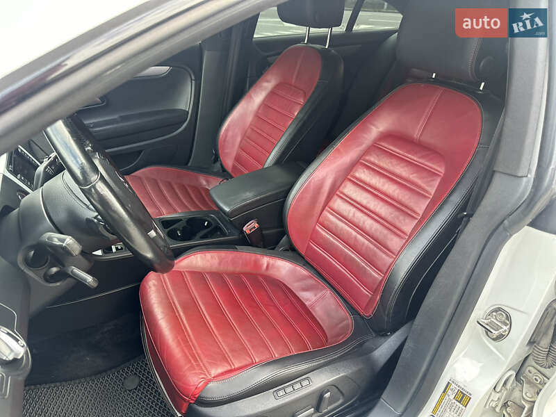 Купе Volkswagen CC / Passat CC 2015 в Могилів-Подільському