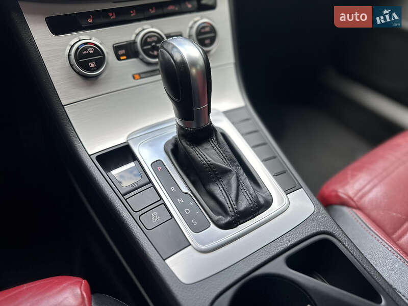 Купе Volkswagen CC / Passat CC 2015 в Могилів-Подільському