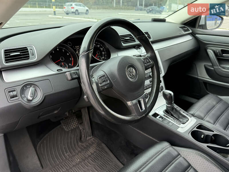 Купе Volkswagen CC / Passat CC 2014 в Києві