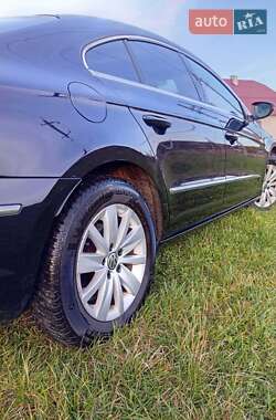 Купе Volkswagen CC / Passat CC 2011 в 