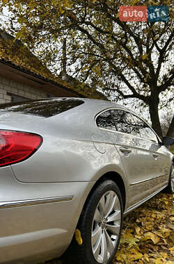 Купе Volkswagen CC / Passat CC 2011 в 