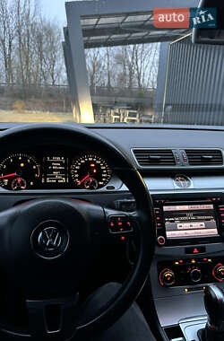 Купе Volkswagen CC / Passat CC 2011 в 