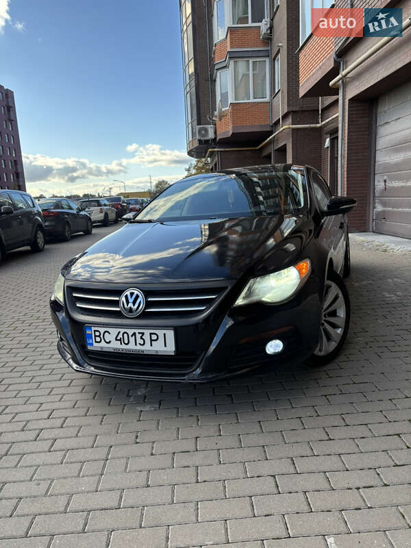Купе Volkswagen CC / Passat CC 2011 в Львове