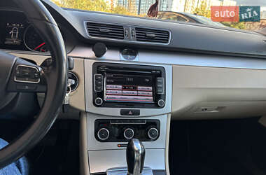 Купе Volkswagen CC / Passat CC 2011 в 