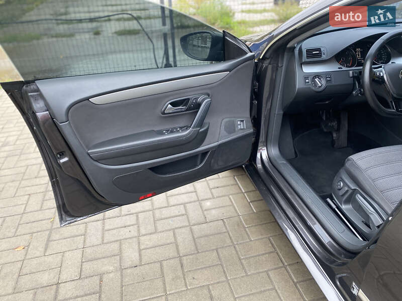 Купе Volkswagen CC / Passat CC 2008 в Умані