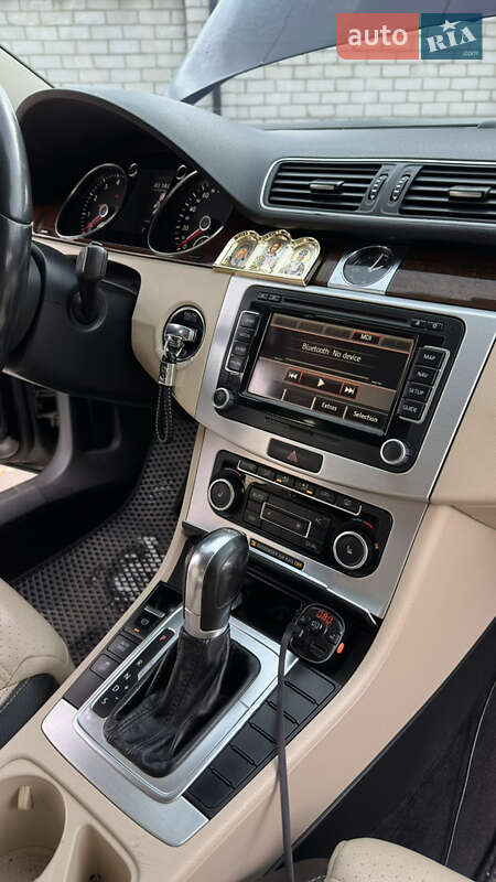 Купе Volkswagen CC / Passat CC 2011 в Смілі
