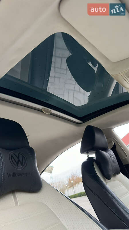 Купе Volkswagen CC / Passat CC 2011 в Смілі
