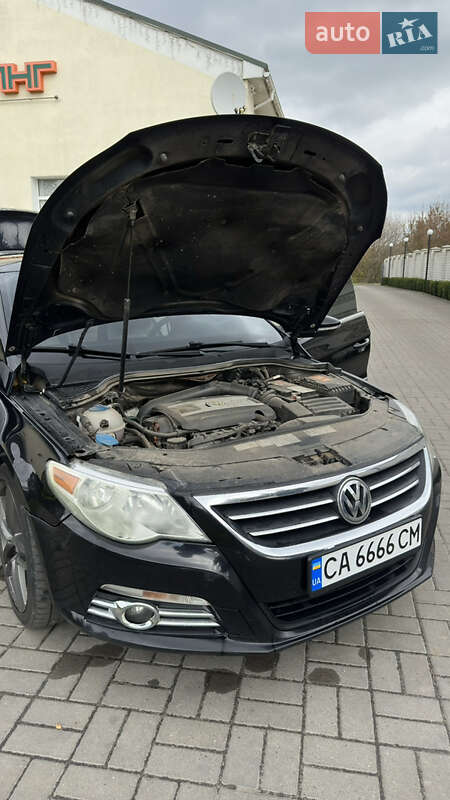 Купе Volkswagen CC / Passat CC 2011 в Смілі