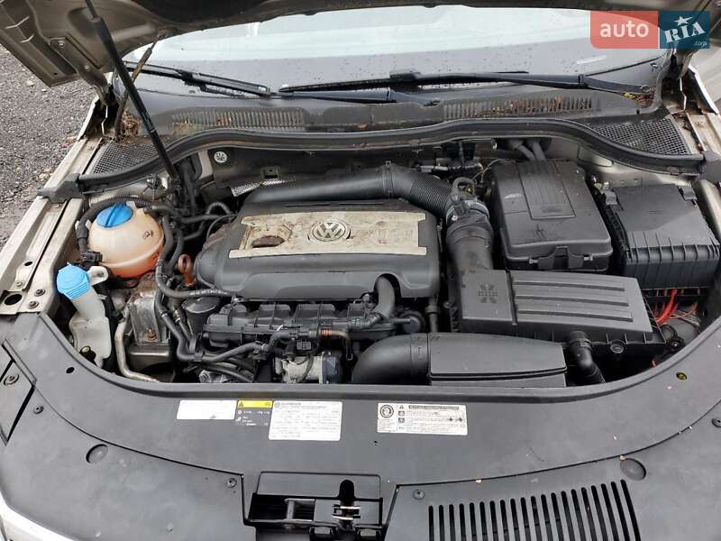 Купе Volkswagen CC / Passat CC 2012 в Львове