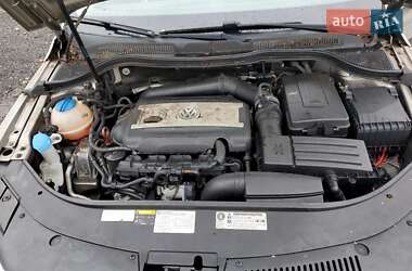 Купе Volkswagen CC / Passat CC 2012 в 