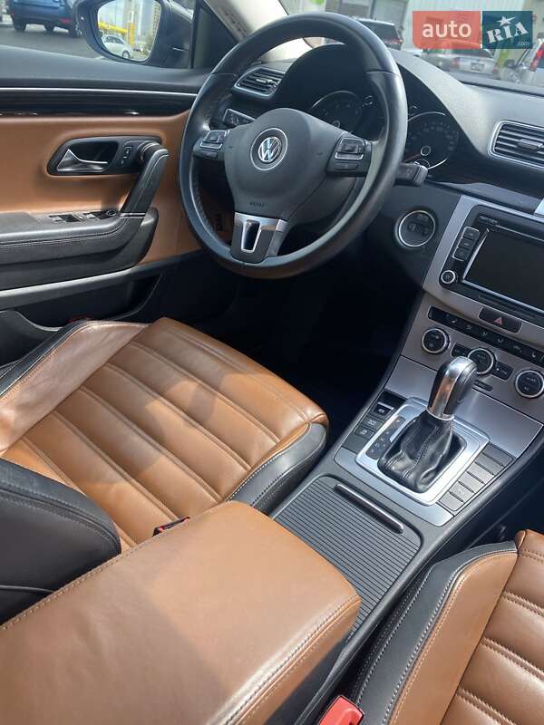 Купе Volkswagen CC / Passat CC 2013 в Киеве