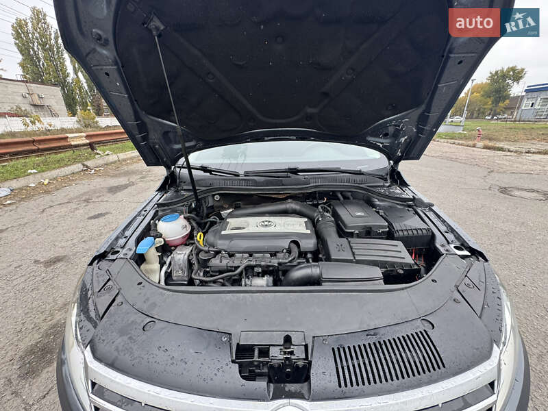 Купе Volkswagen CC / Passat CC 2012 в Києві фото 32 Купе Volkswagen CC / Passat CC 2012 в Києві