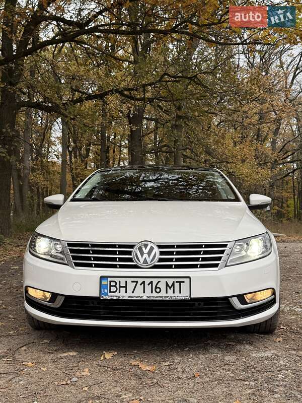 Купе Volkswagen CC / Passat CC 2012 в Києві