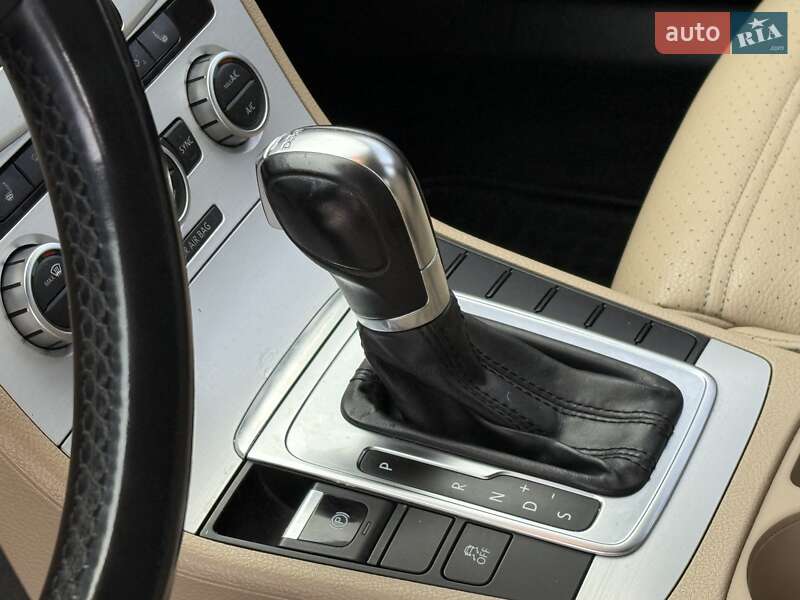 Купе Volkswagen CC / Passat CC 2013 в Дніпрі