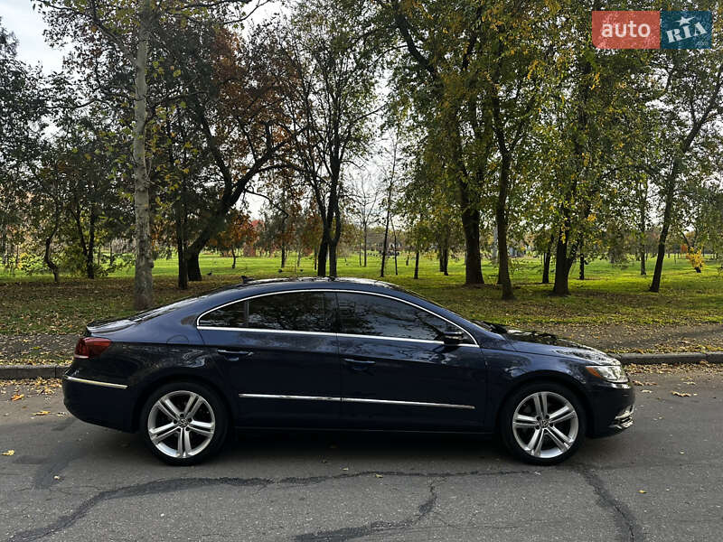 Купе Volkswagen CC / Passat CC 2012 в Миколаєві