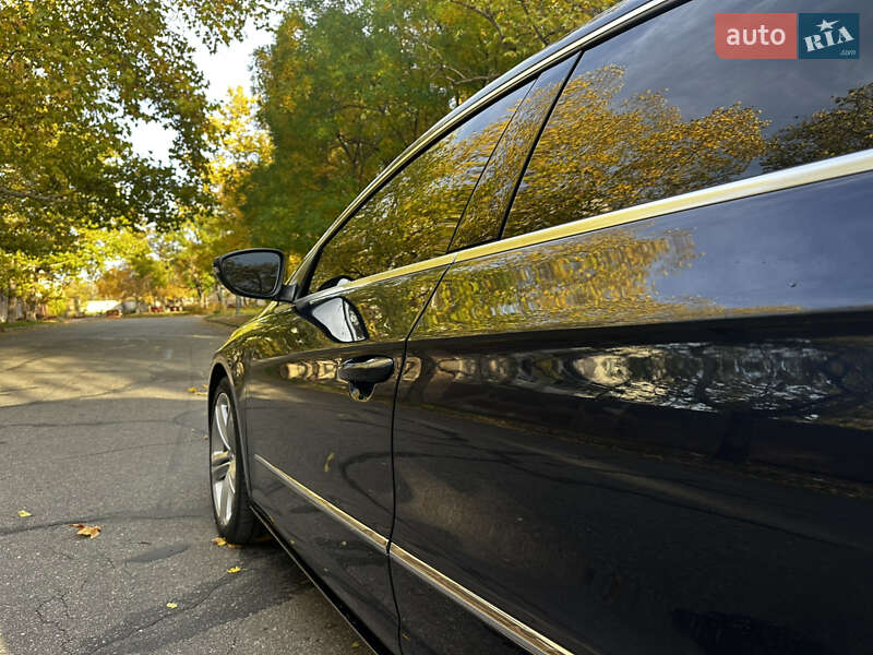 Купе Volkswagen CC / Passat CC 2012 в Миколаєві