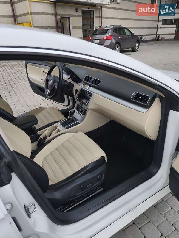 Купе Volkswagen CC / Passat CC 2011 в Шептицькому