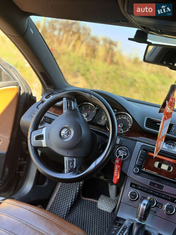 Купе Volkswagen CC / Passat CC 2012 в Іршаві