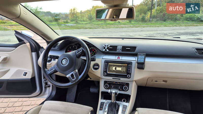 Купе Volkswagen CC / Passat CC 2009 в Львові