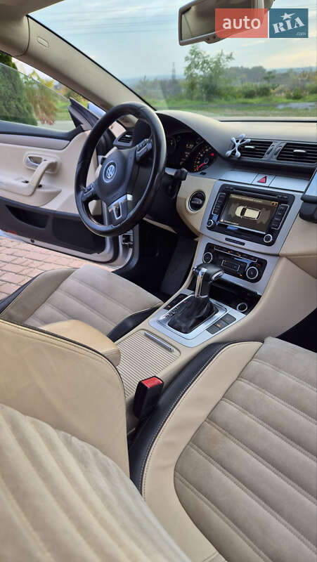 Купе Volkswagen CC / Passat CC 2009 в Львові