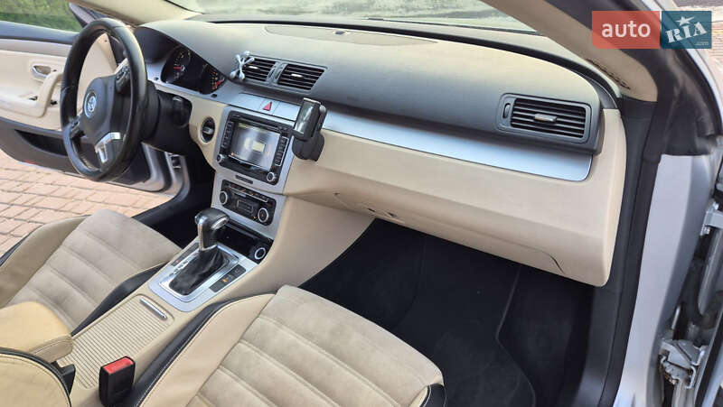 Купе Volkswagen CC / Passat CC 2009 в Львові