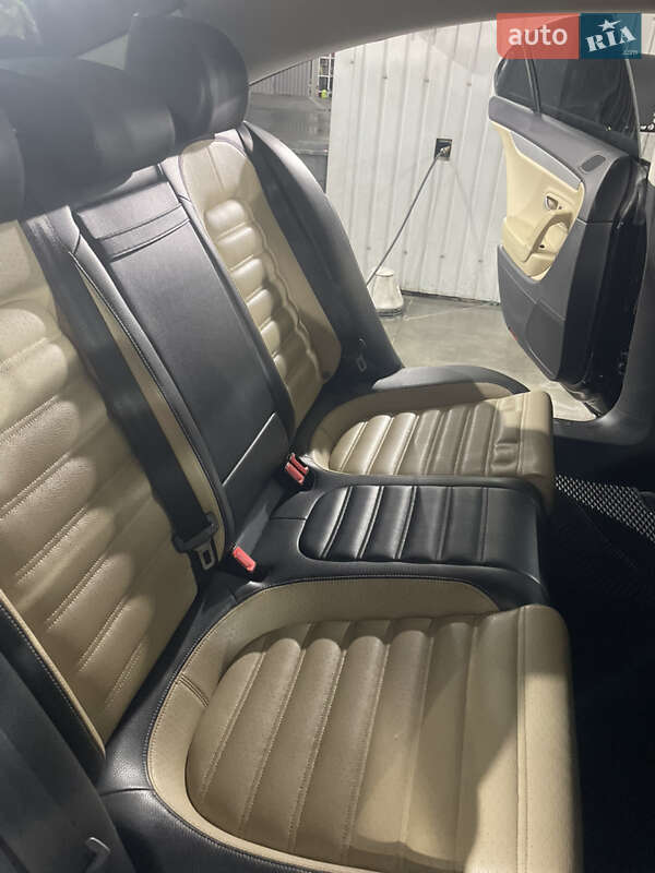 Купе Volkswagen CC / Passat CC 2012 в Києві
