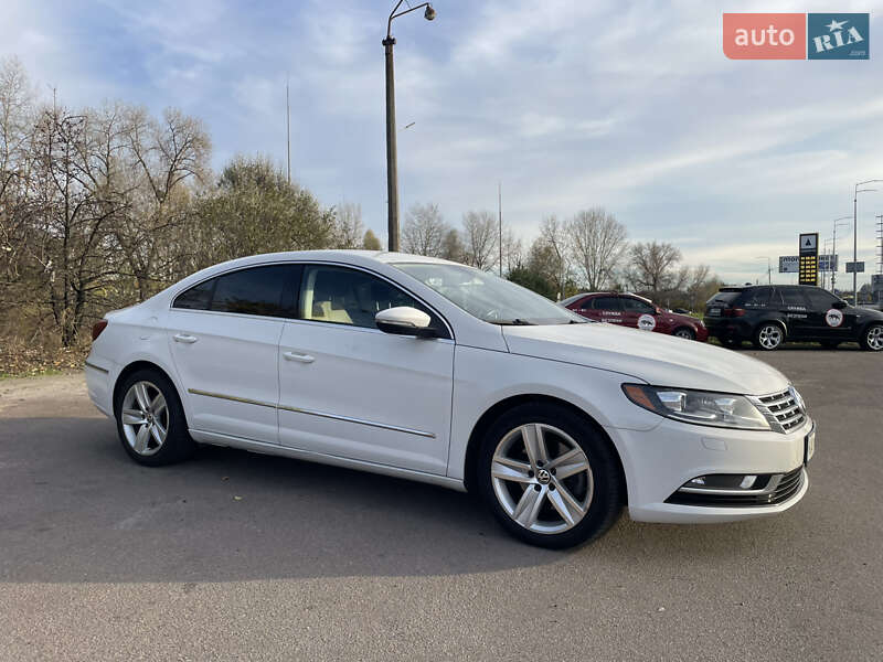 Купе Volkswagen CC / Passat CC 2014 в Киеве