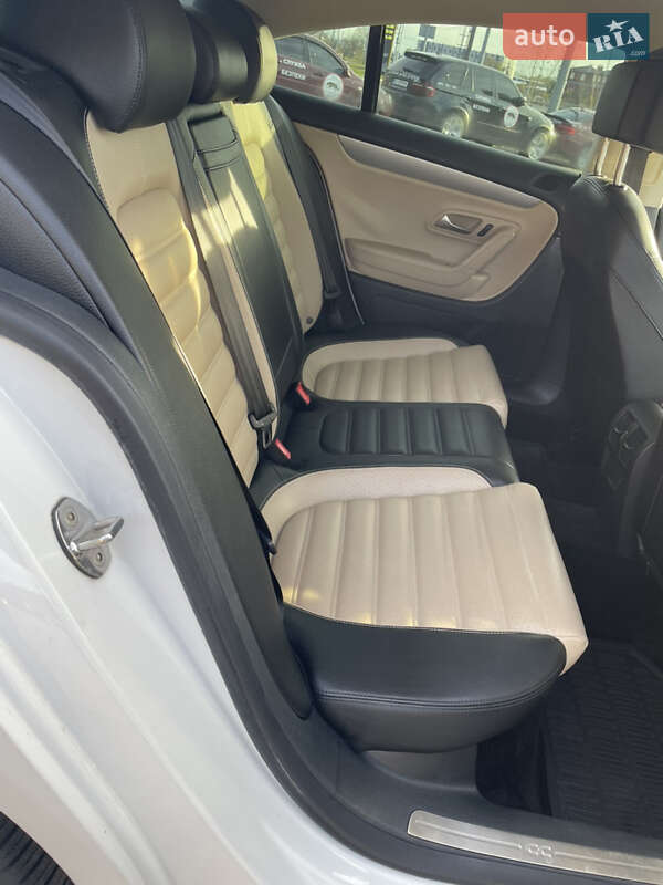 Купе Volkswagen CC / Passat CC 2014 в Киеве