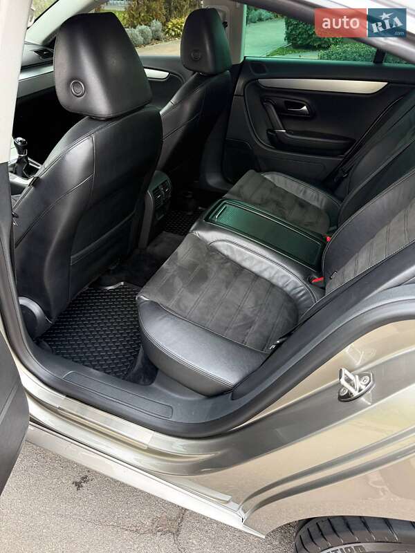 Купе Volkswagen CC / Passat CC 2009 в Кременчуге