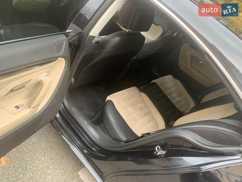 Купе Volkswagen CC / Passat CC 2012 в Києві