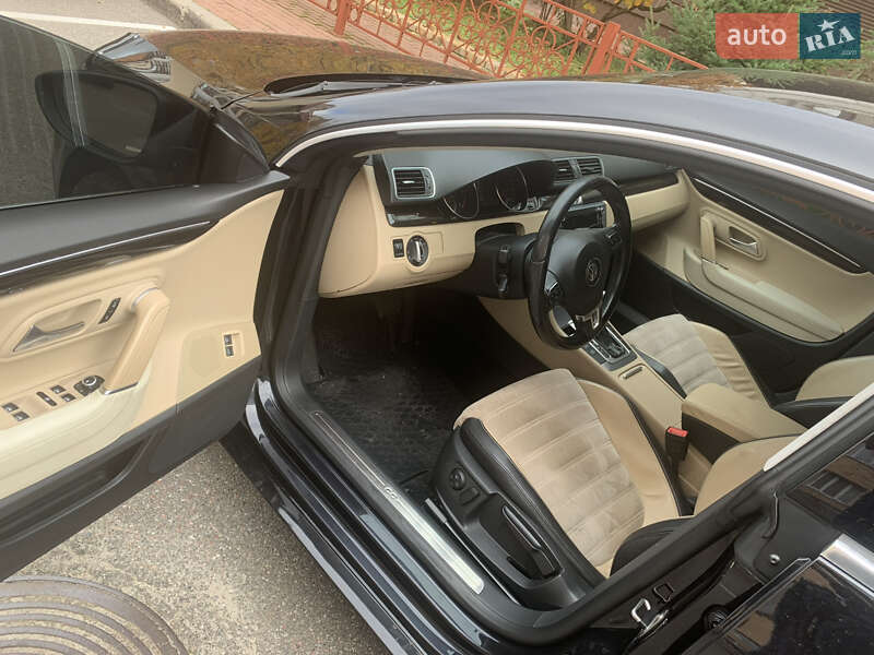 Купе Volkswagen CC / Passat CC 2012 в Києві