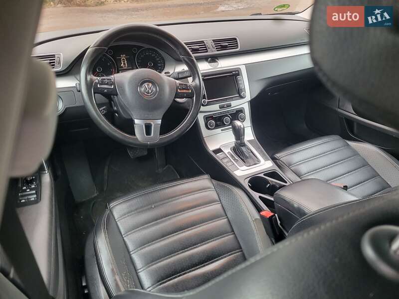 Купе Volkswagen CC / Passat CC 2011 в Дублянах