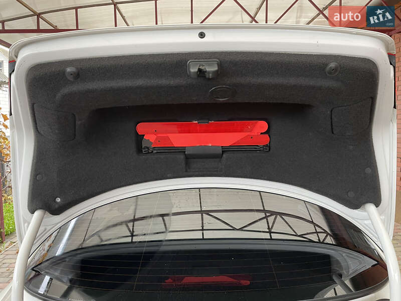 Купе Volkswagen CC / Passat CC 2012 в Дніпрі фото 16 Купе Volkswagen CC / Passat CC 2012 в Дніпрі