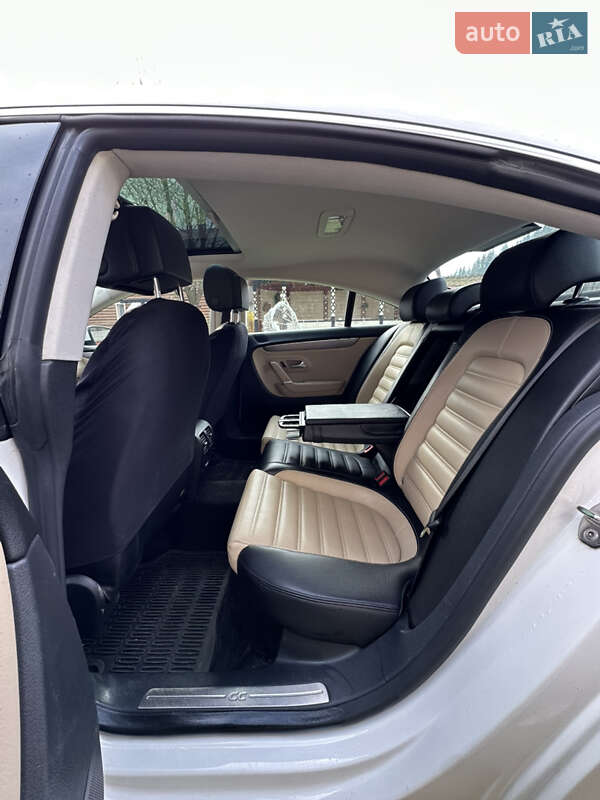 Купе Volkswagen CC / Passat CC 2012 в Микуличине